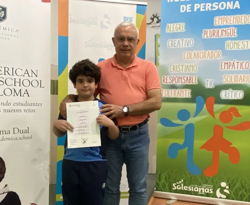 Entrega de los certificados de University of Cambridge a escolares del Colegio San Juan Bosco