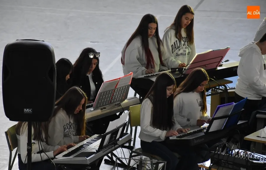 Foto 6 - El IES Tierra festeja por todo lo alto a la patrona de la M&uacute;sica