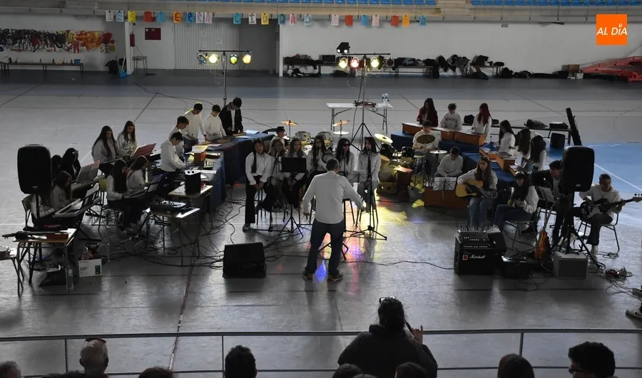 Foto 9 - El IES Tierra festeja por todo lo alto a la patrona de la M&uacute;sica