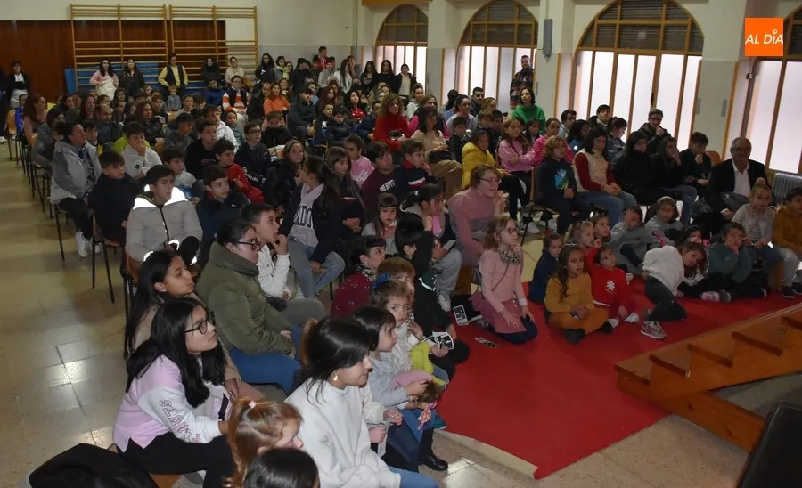 Foto 7 - Divertida tarde de magia &lsquo;con mensaje&rsquo; a cargo de Javier Shalom de la mano del Seminario