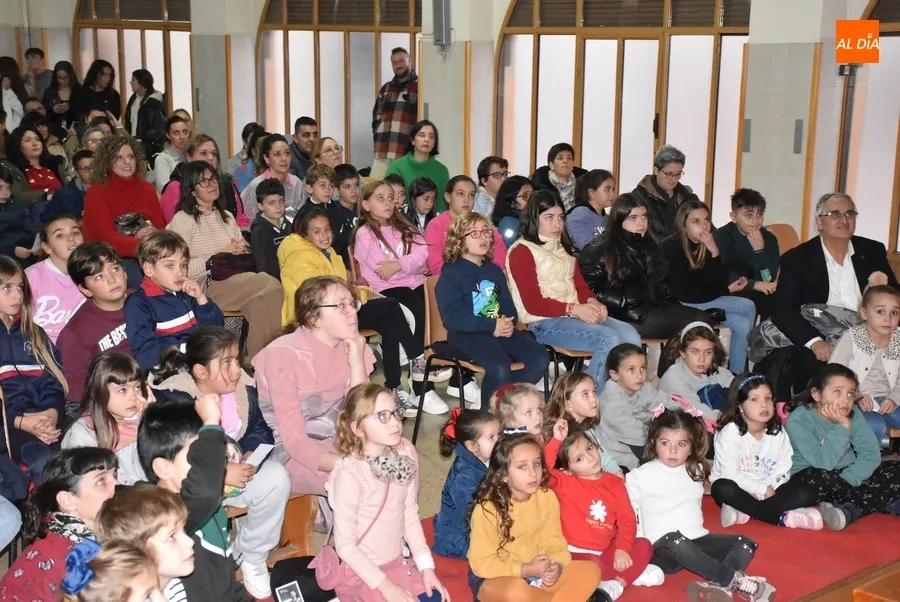 Foto 8 - Divertida tarde de magia &lsquo;con mensaje&rsquo; a cargo de Javier Shalom de la mano del Seminario