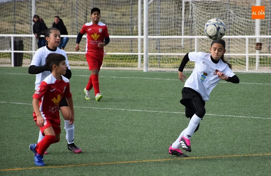Foto 6 - El Navega D se impone al Alev&iacute;n Femenino del Ciudad Rodrigo gracias a su mayor acierto ofensivo