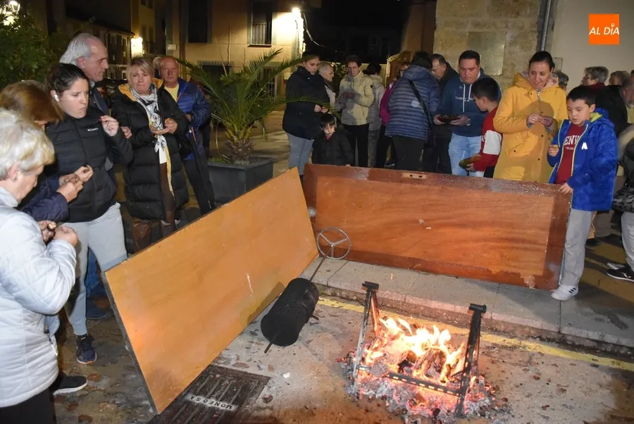 Foto 7 - Una casta&ntilde;ada completa la hist&oacute;rica velada de San Andr&eacute;s en honor al santo que le da nombre