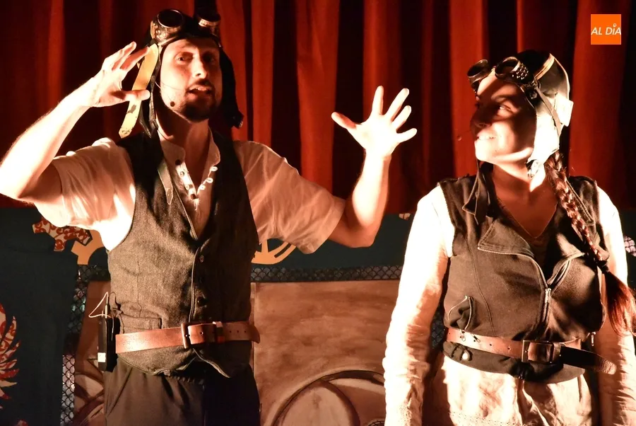 Foto 6 - Llenazo en el arranque con Al&uacute;a Teatro de las &lsquo;Aventuras en Igualdad&rsquo;