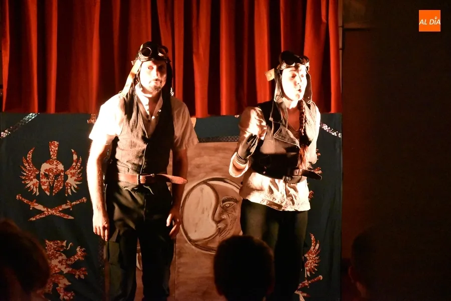 Foto 7 - Llenazo en el arranque con Al&uacute;a Teatro de las &lsquo;Aventuras en Igualdad&rsquo;