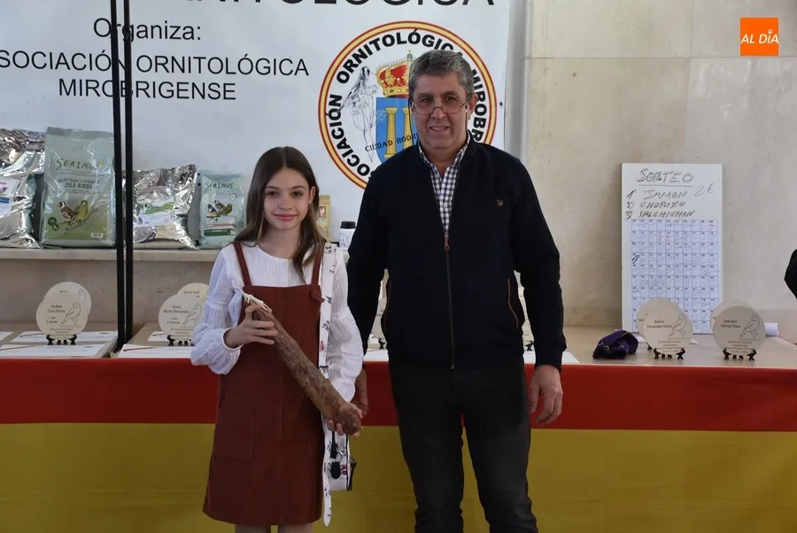 Foto 10 - Distinguidos cerca de una treintena de criadores en la clausura del 12&ordm; Concurso Ornitol&oacute;gico