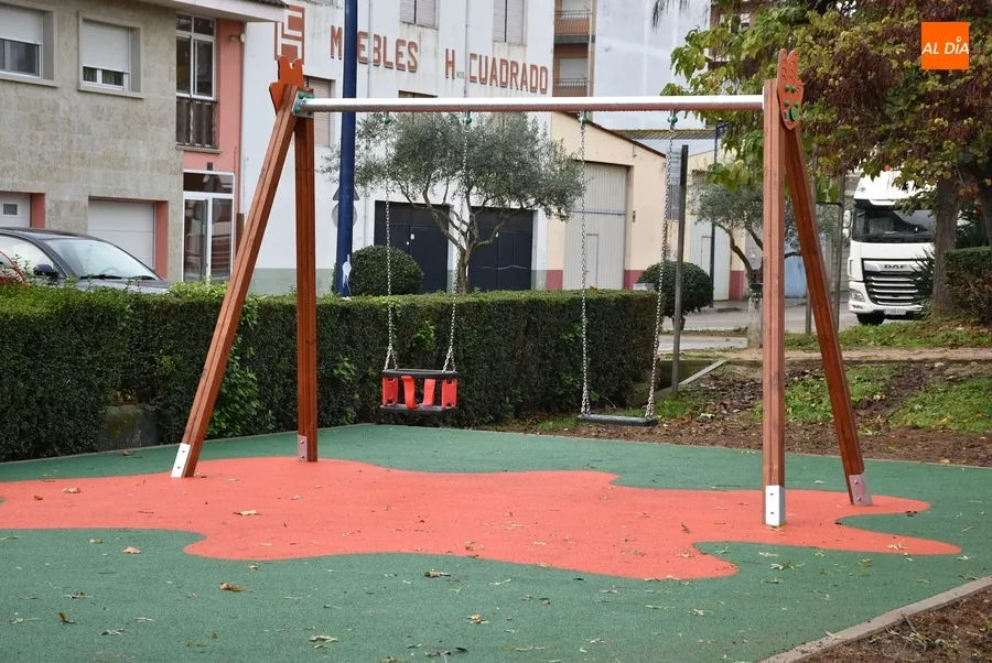 Foto 6 - Ya est&aacute; operativo el renovado parque infantil del Valle de San Mart&iacute;n