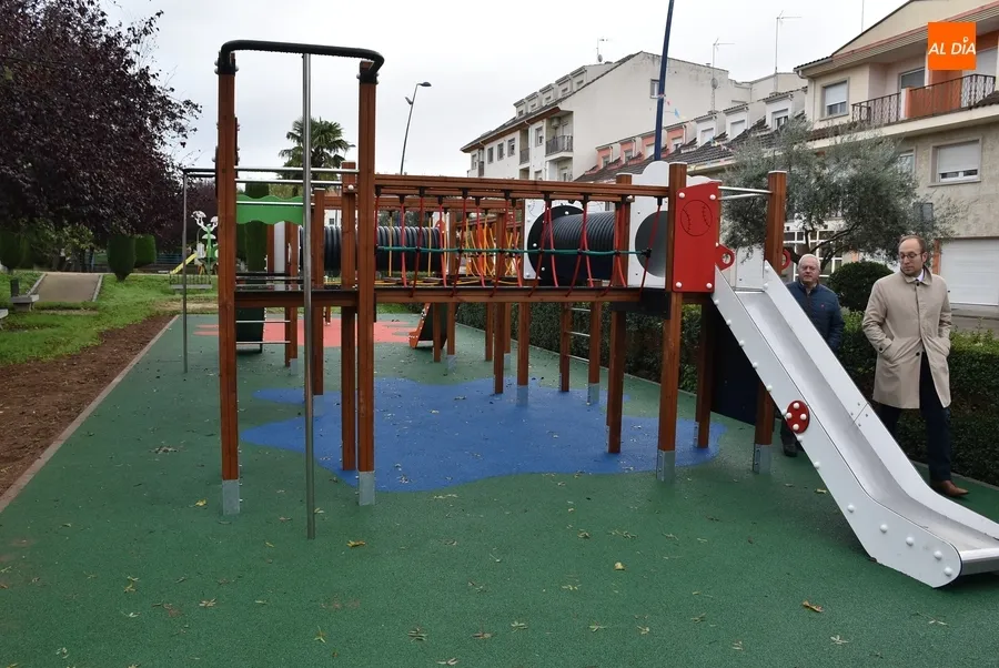 Foto 7 - Ya est&aacute; operativo el renovado parque infantil del Valle de San Mart&iacute;n