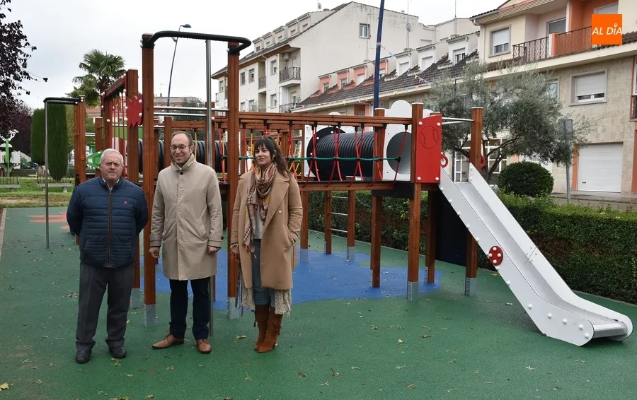 Foto 9 - Ya est&aacute; operativo el renovado parque infantil del Valle de San Mart&iacute;n