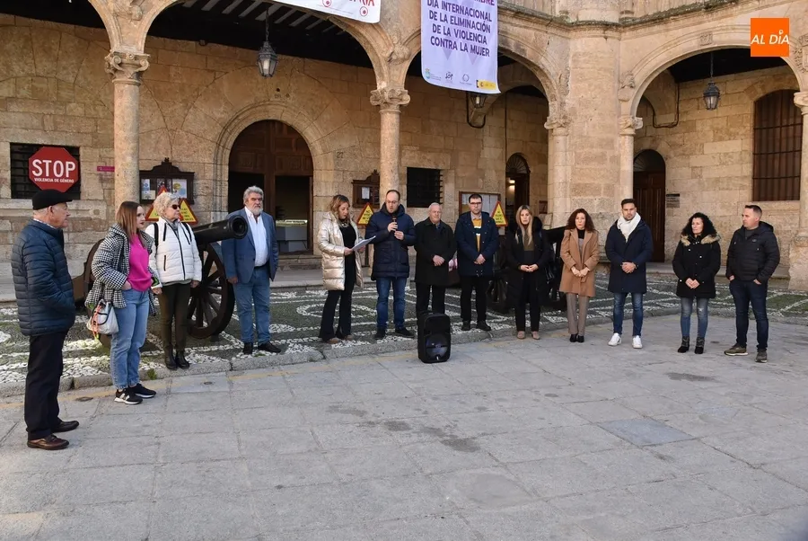 Foto 2 - El Ayuntamiento se suma al manifiesto en torno al 25N elaborado por la FEMP