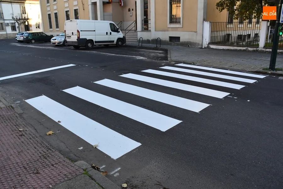 Foto 2 - Los pasos de cebra de la Avenida de B&eacute;jar est&aacute;n de vuelta