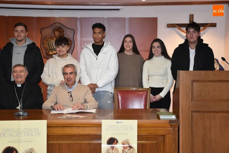 Foto 3 - Varios j&oacute;venes presumen de su fe en la presentaci&oacute;n del balance del a&ntilde;o 2022 de la Di&oacute;cesis