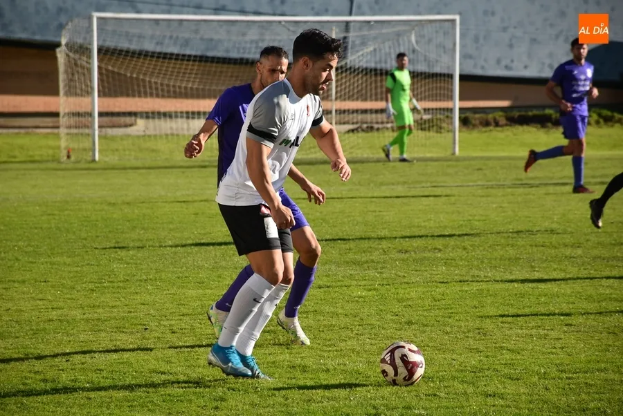 Foto 3 - El Ciudad Rodrigo resuelve en el 1&ordm; tiempo ante la Bovedana y se sit&uacute;a a 1 punto del l&iacute;der