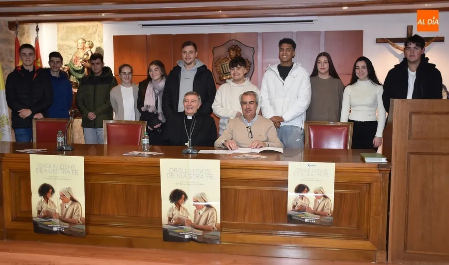 Foto 5 - Varios j&oacute;venes presumen de su fe en la presentaci&oacute;n del balance del a&ntilde;o 2022 de la Di&oacute;cesis