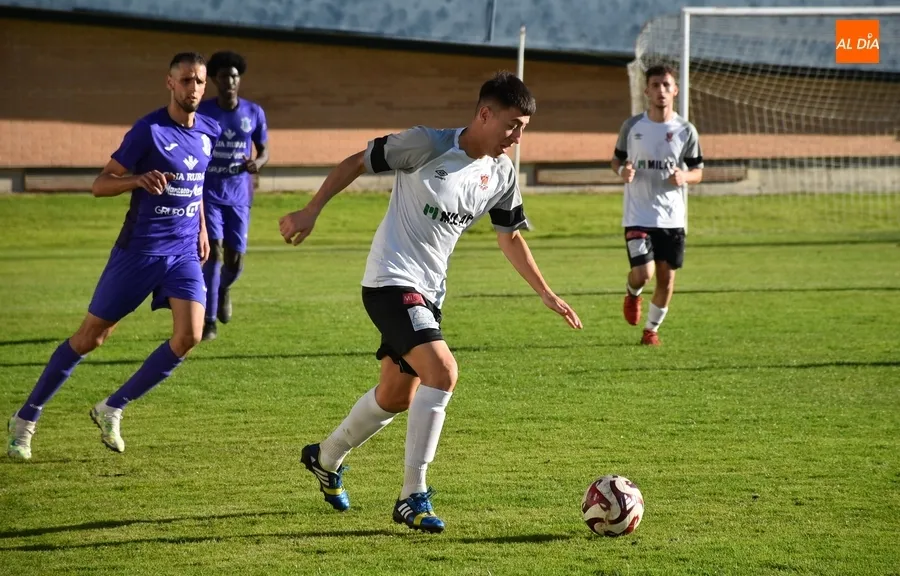 Foto 7 - El Ciudad Rodrigo resuelve en el 1&ordm; tiempo ante la Bovedana y se sit&uacute;a a 1 punto del l&iacute;der