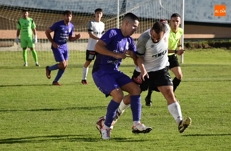 Foto 9 - El Ciudad Rodrigo resuelve en el 1&ordm; tiempo ante la Bovedana y se sit&uacute;a a 1 punto del l&iacute;der