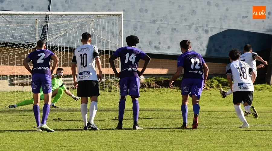 Foto 10 - El Ciudad Rodrigo resuelve en el 1&ordm; tiempo ante la Bovedana y se sit&uacute;a a 1 punto del l&iacute;der