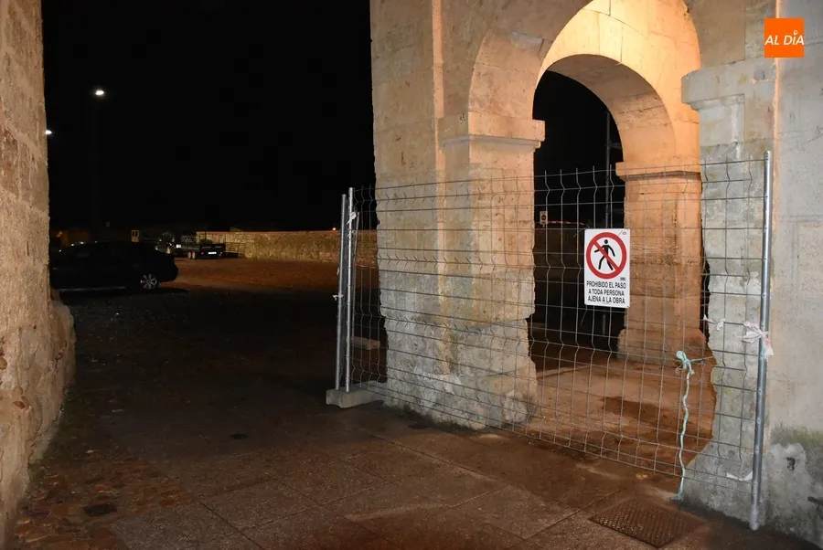 Foto 5 - Cortado el acceso con veh&iacute;culos al Registro por las obras del Cuerpo de Guardia