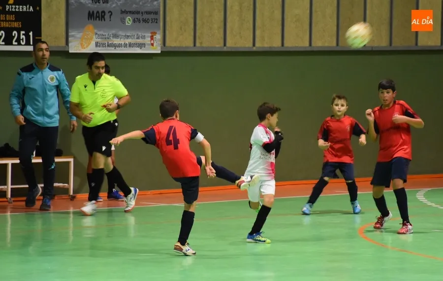 Foto 10 - El III Alev&iacute;n B vence al Futsal Castellanos en un partido que pudo acabar en goleada
