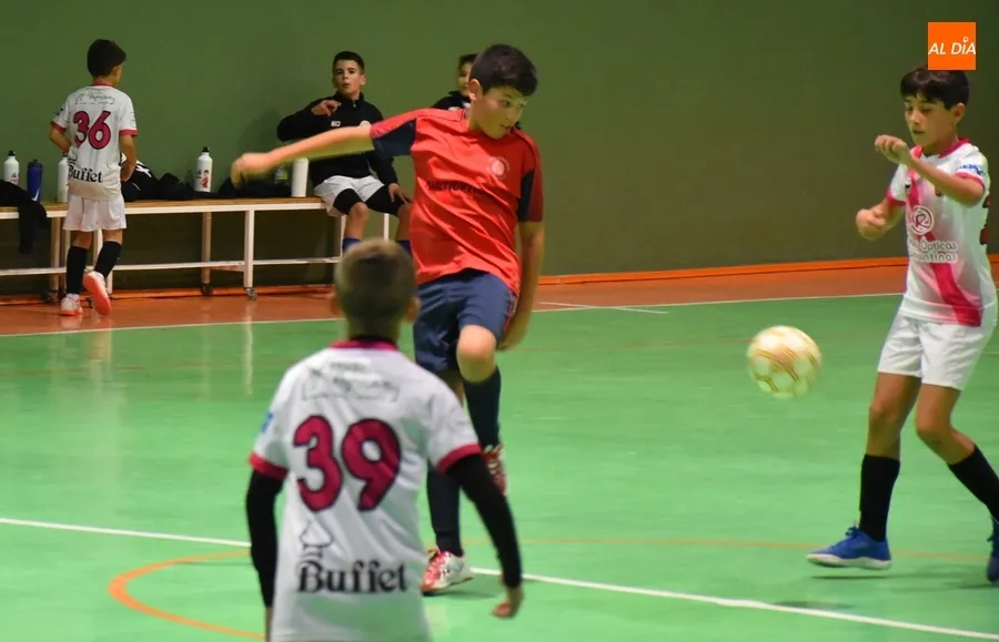 Foto 11 - El III Alev&iacute;n B vence al Futsal Castellanos en un partido que pudo acabar en goleada