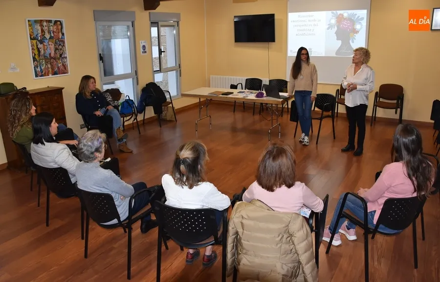 Foto 3 - Ampli abre su ciclo de talleres sobre bienestar emocional