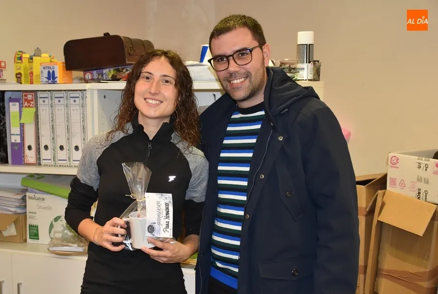 Foto 7 - Entregados los premios del mes de octubre del juego BeKahoot
