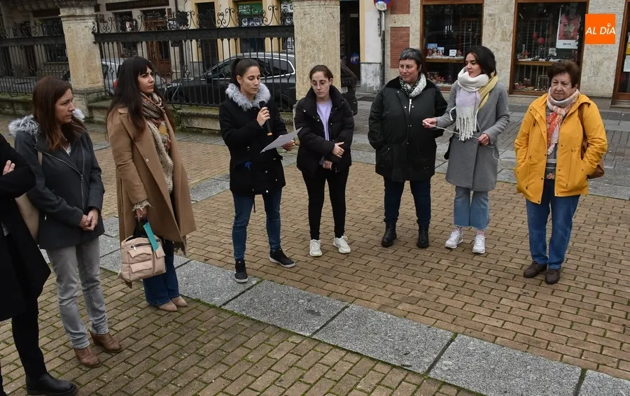 Foto 8 - Los ni&ntilde;os plasman sus pensamientos en la calle con motivo del D&iacute;a Internacional de la Infancia