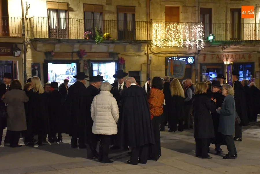 Foto 2 - La Rondalla pone banda sonora a la apertura del magno Encuentro Nacional de la Capa Espa&ntilde;ola