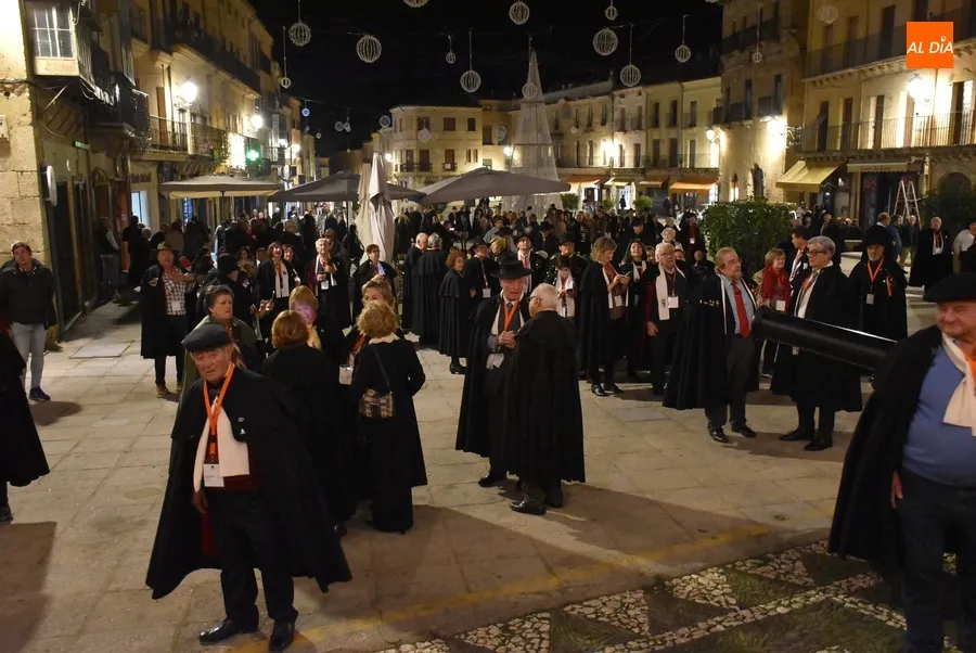 Foto 5 - La Rondalla pone banda sonora a la apertura del magno Encuentro Nacional de la Capa Espa&ntilde;ola