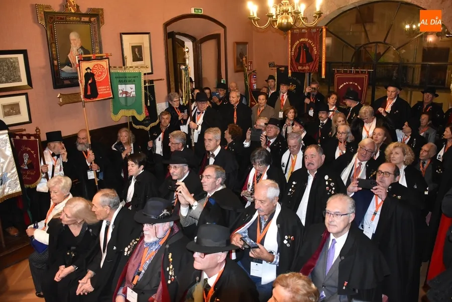 Foto 8 - La Rondalla pone banda sonora a la apertura del magno Encuentro Nacional de la Capa Espa&ntilde;ola