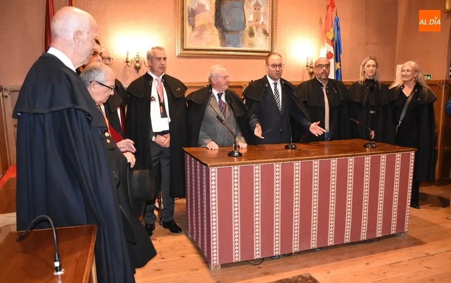 Foto 9 - La Rondalla pone banda sonora a la apertura del magno Encuentro Nacional de la Capa Espa&ntilde;ola