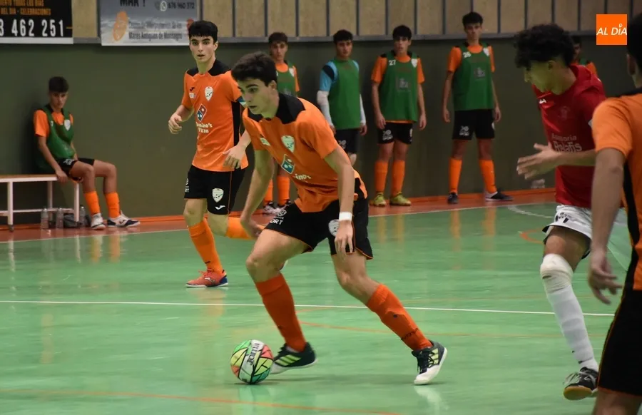 Foto 8 - El III Juvenil pelea y pelea pero se queda al borde del premio ante el ED Vigo 2015