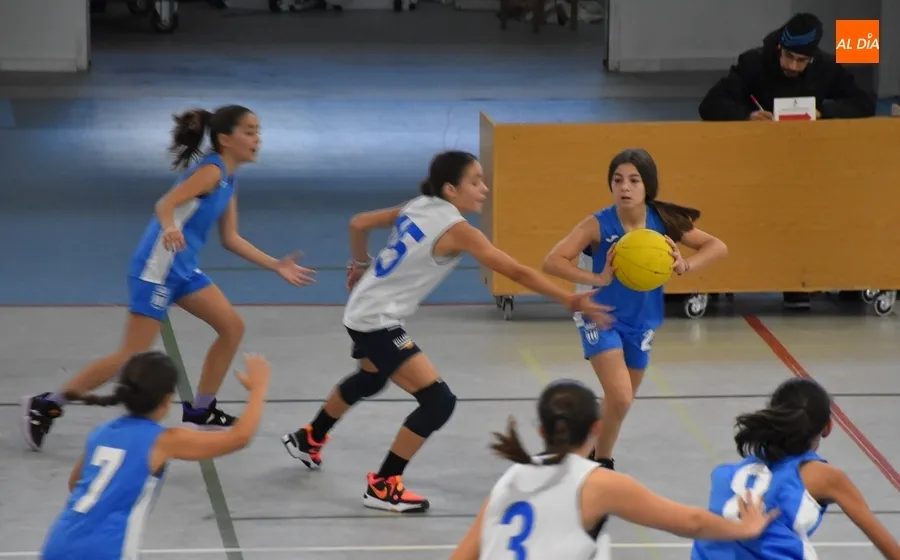 Foto 8 - Ma&ntilde;ana especial de baloncesto en Ciudad Rodrigo con encuentros simult&aacute;neos en dos canchas