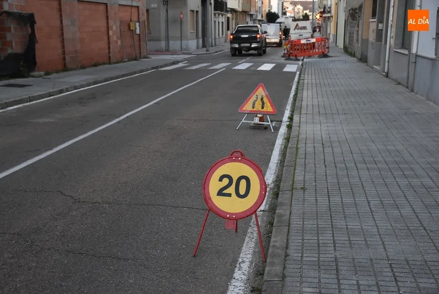 Foto 9 - Abierta una microzanja en un amplio tramo de la calle Santa Clara para introducir fibra