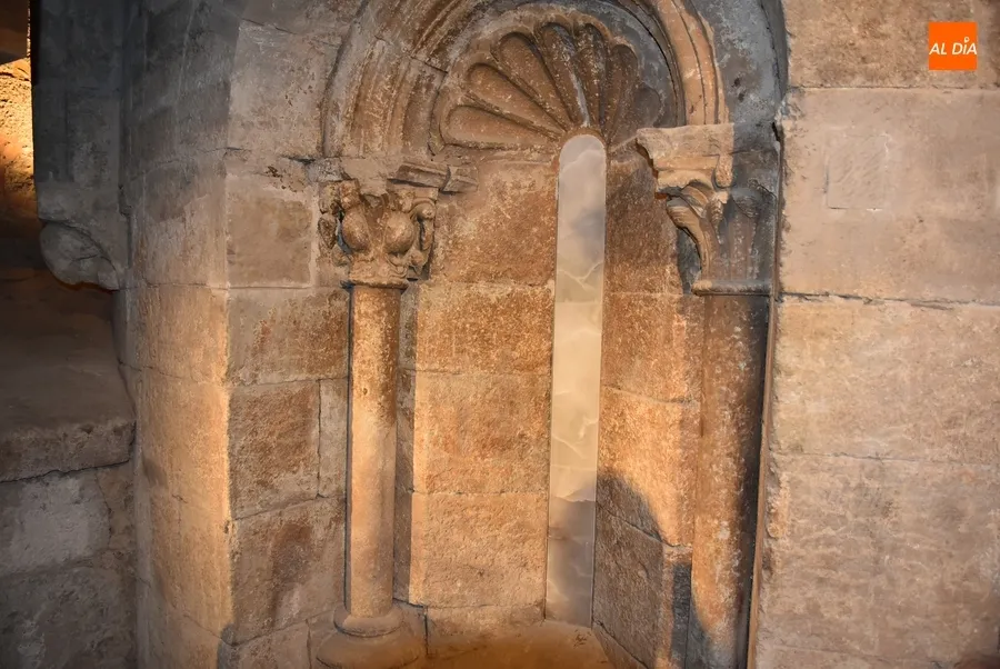 Foto 5 - Inaugurada la nueva imagen de las cubiertas y la escalera de la sacrist&iacute;a y antesacrist&iacute;a de la Catedral