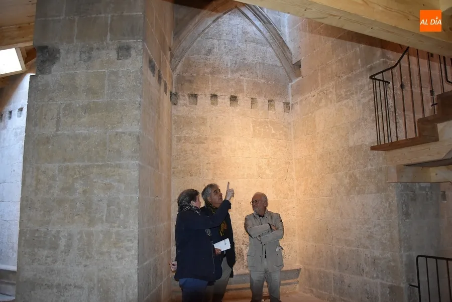 Foto 7 - Inaugurada la nueva imagen de las cubiertas y la escalera de la sacrist&iacute;a y antesacrist&iacute;a de la Catedral