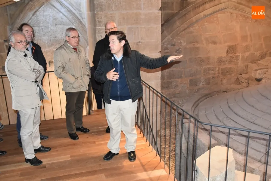 Foto 11 - Inaugurada la nueva imagen de las cubiertas y la escalera de la sacrist&iacute;a y antesacrist&iacute;a de la Catedral