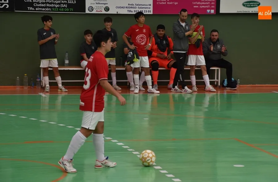 Foto 3 - Una de cal y otra de arena en el debut liguero del Cadete e Infantil provinciales del III Columnas