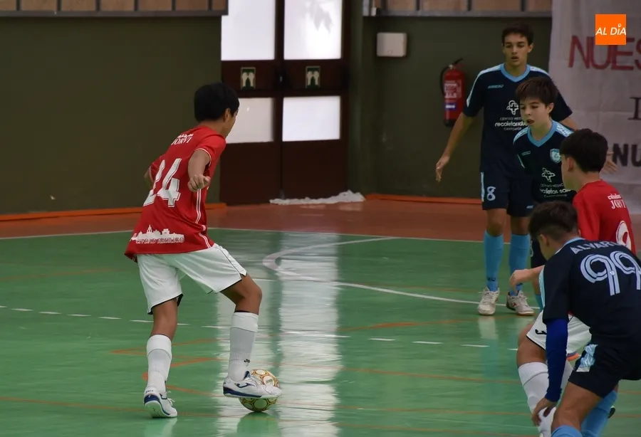 Foto 5 - Una de cal y otra de arena en el debut liguero del Cadete e Infantil provinciales del III Columnas