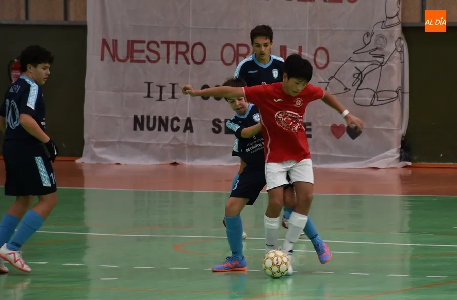 Foto 6 - Una de cal y otra de arena en el debut liguero del Cadete e Infantil provinciales del III Columnas