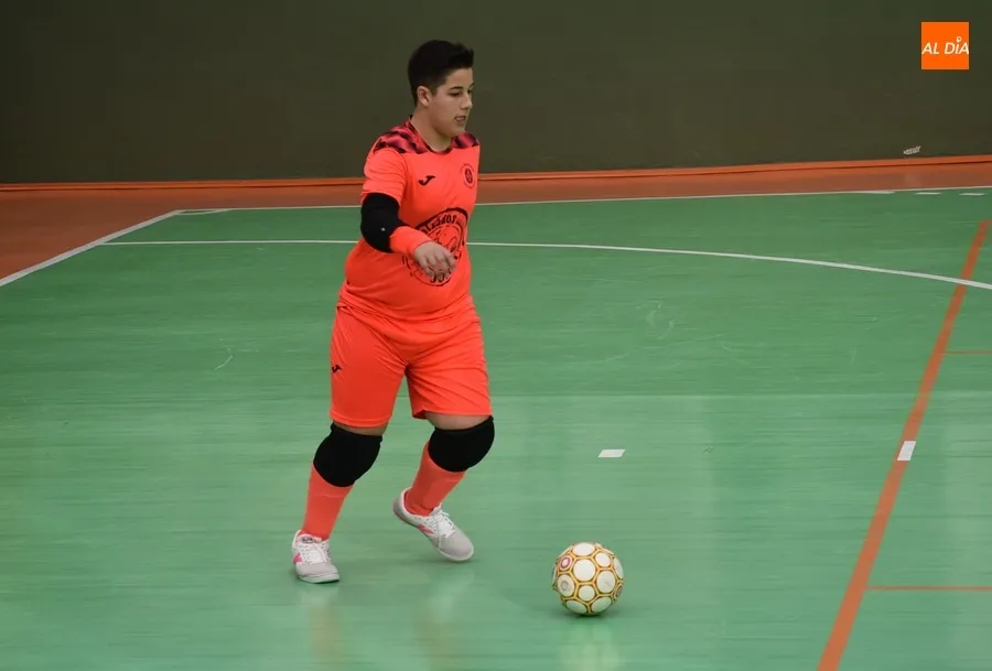 Foto 7 - Una de cal y otra de arena en el debut liguero del Cadete e Infantil provinciales del III Columnas
