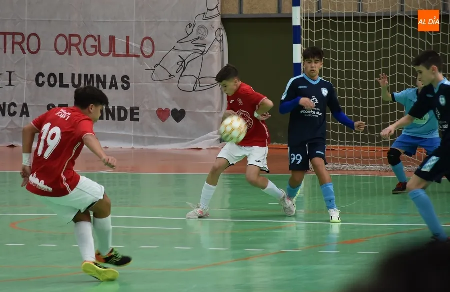 Foto 8 - Una de cal y otra de arena en el debut liguero del Cadete e Infantil provinciales del III Columnas