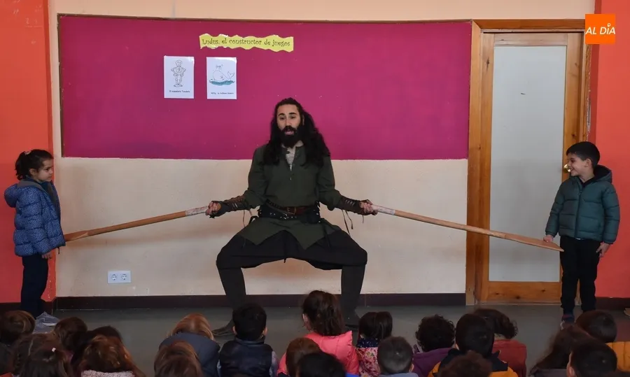 Foto 2 - Ferr&aacute;n Pacheco completa sus &lsquo;paseos en barca&rsquo; en el Colegio Mir&oacute;briga