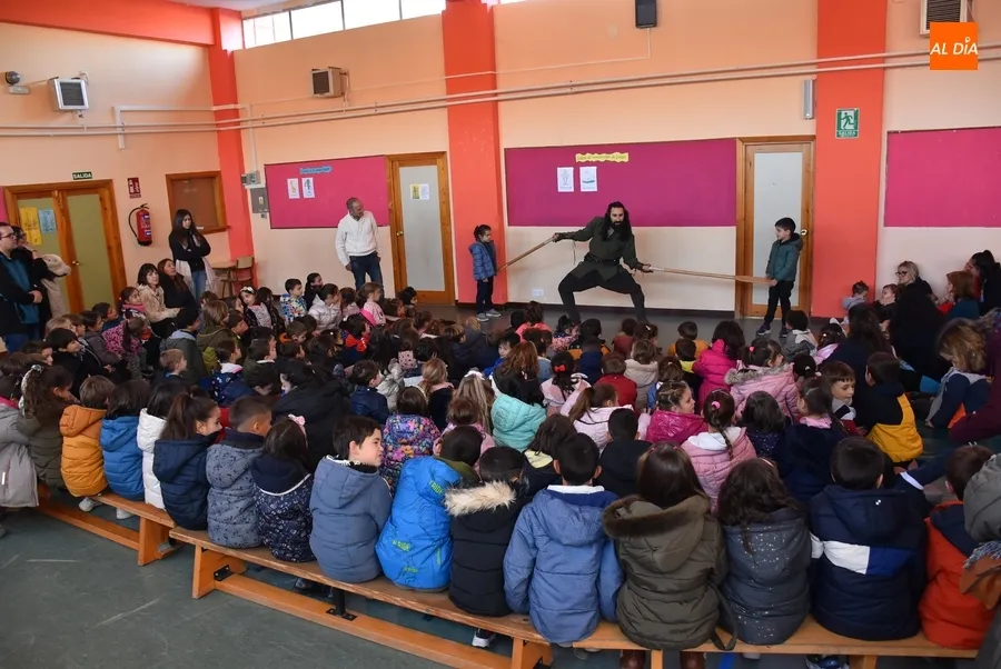 Foto 3 - Ferr&aacute;n Pacheco completa sus &lsquo;paseos en barca&rsquo; en el Colegio Mir&oacute;briga