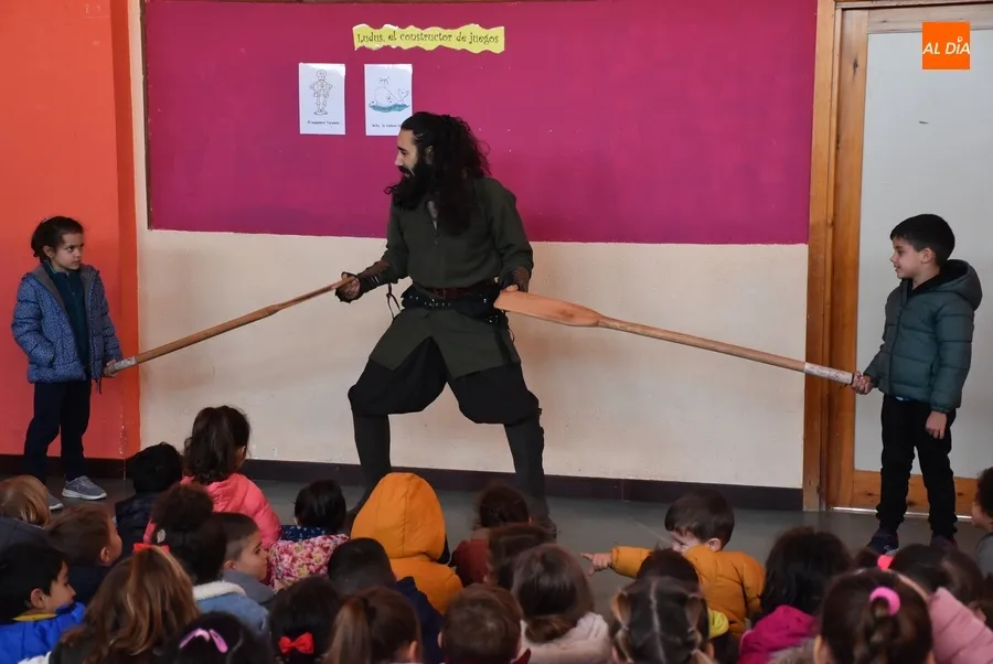 Foto 5 - Ferr&aacute;n Pacheco completa sus &lsquo;paseos en barca&rsquo; en el Colegio Mir&oacute;briga