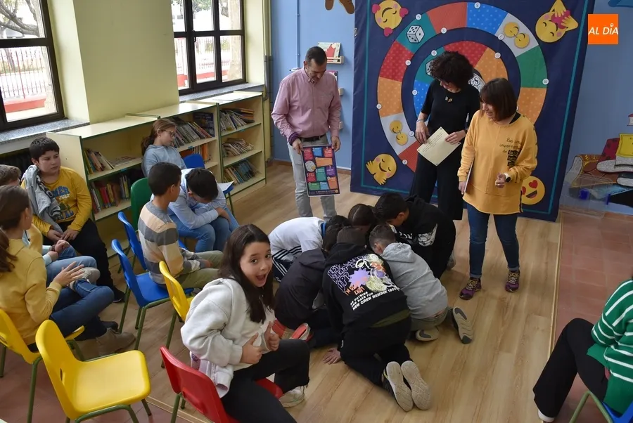 Foto 3 - Los alumnos de 6&ordm; de San Francisco se comprometen por escrito a trabajar por &ldquo;el buen trato&rdquo;