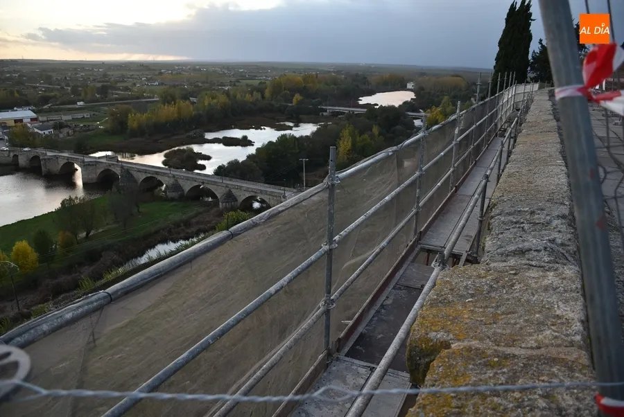 Foto 4 - El mirador de La Bater&iacute;a, &lsquo;fuera de servicio&rsquo; por la intervenci&oacute;n en la muralla
