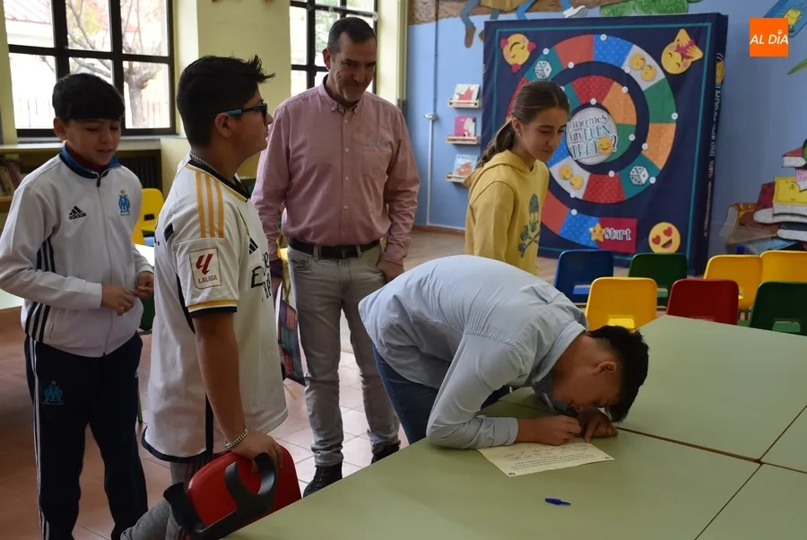 Foto 10 - Los alumnos de 6&ordm; de San Francisco se comprometen por escrito a trabajar por &ldquo;el buen trato&rdquo;