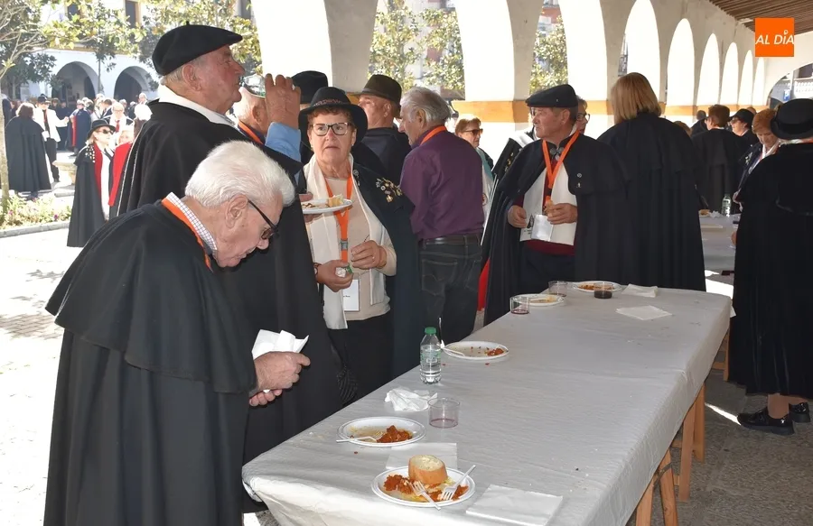Foto 6 - Los capistas de toda Espa&ntilde;a prueban los huevos fritos con farinato