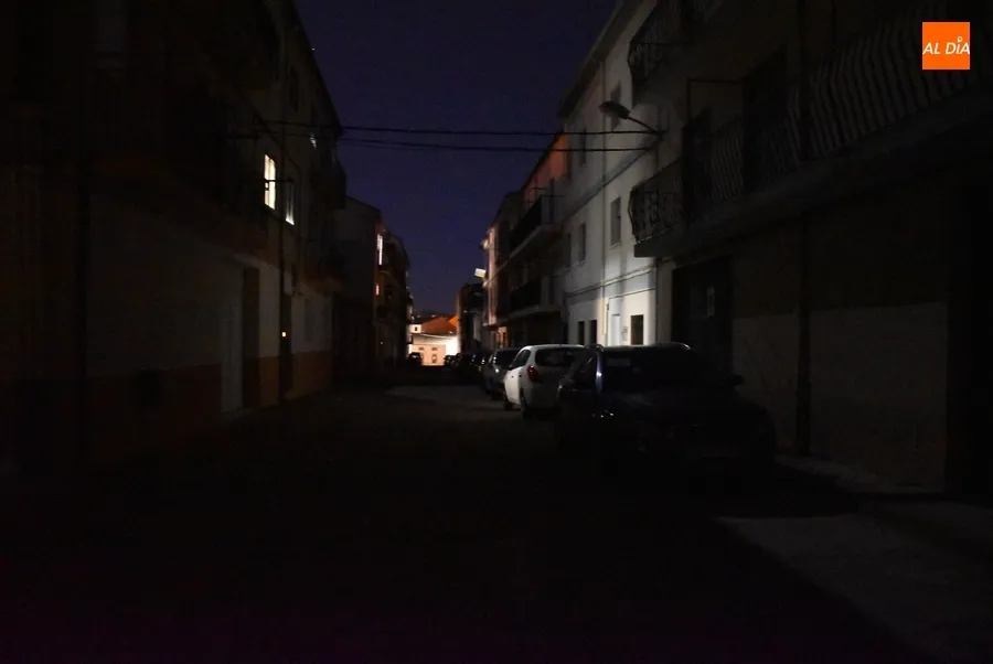 Foto 9 - Parte del barrio de San Crist&oacute;bal &lsquo;inicia la noche&rsquo; un rato m&aacute;s tarde de lo habitual